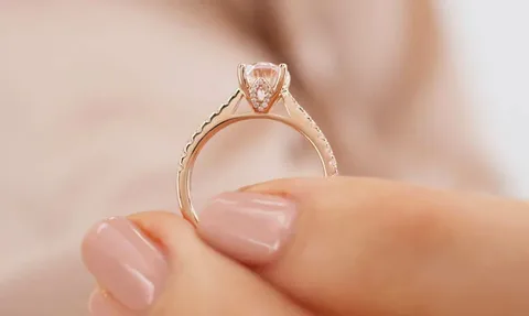 Inside Lily Arkwright’s Rose Gold Rings: From Classic Solitaire to Halo Styles