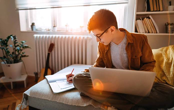 Choosing the Right High Schools: What Families Should Consider Choosing the Right High Schools: What Families Should Consider